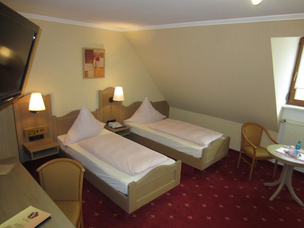 Hotel Gasthof Kaesser Ансбах Экстерьер фото